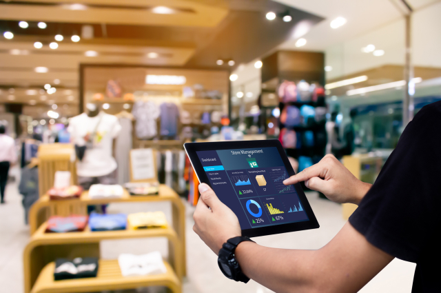 Retail & E-commerce